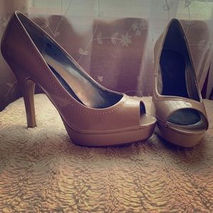 Candies nude peep toe heels 8.5